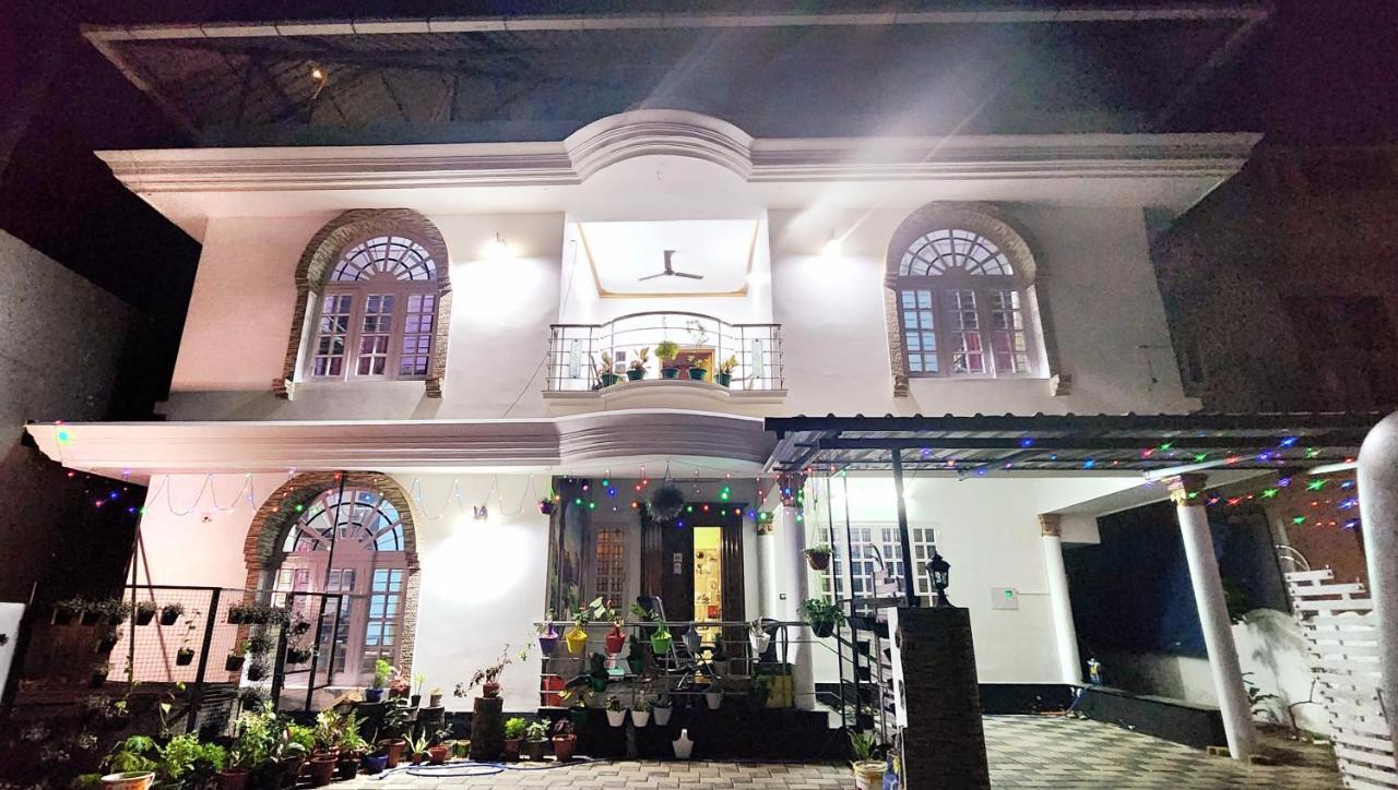 Hotel Jj'S White House Thrissur Exterior foto